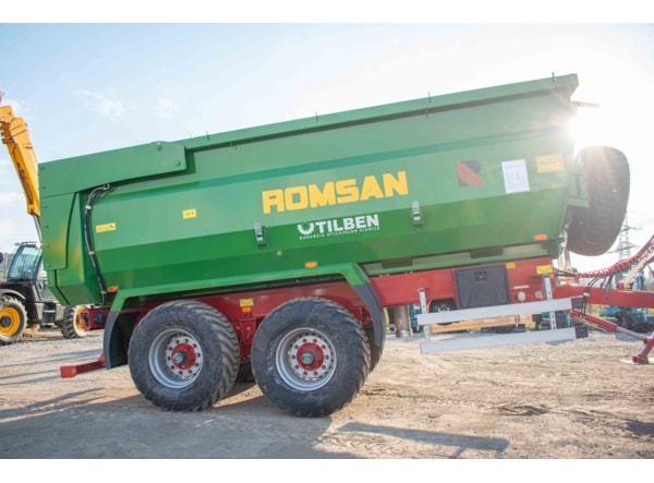 Remorca Agricola ROMSAN R140TAHK -TANDEM BENA TIP U 14t, basculare spate, frana pe aer , prelata cu suport si roata de rezerva de vanzare